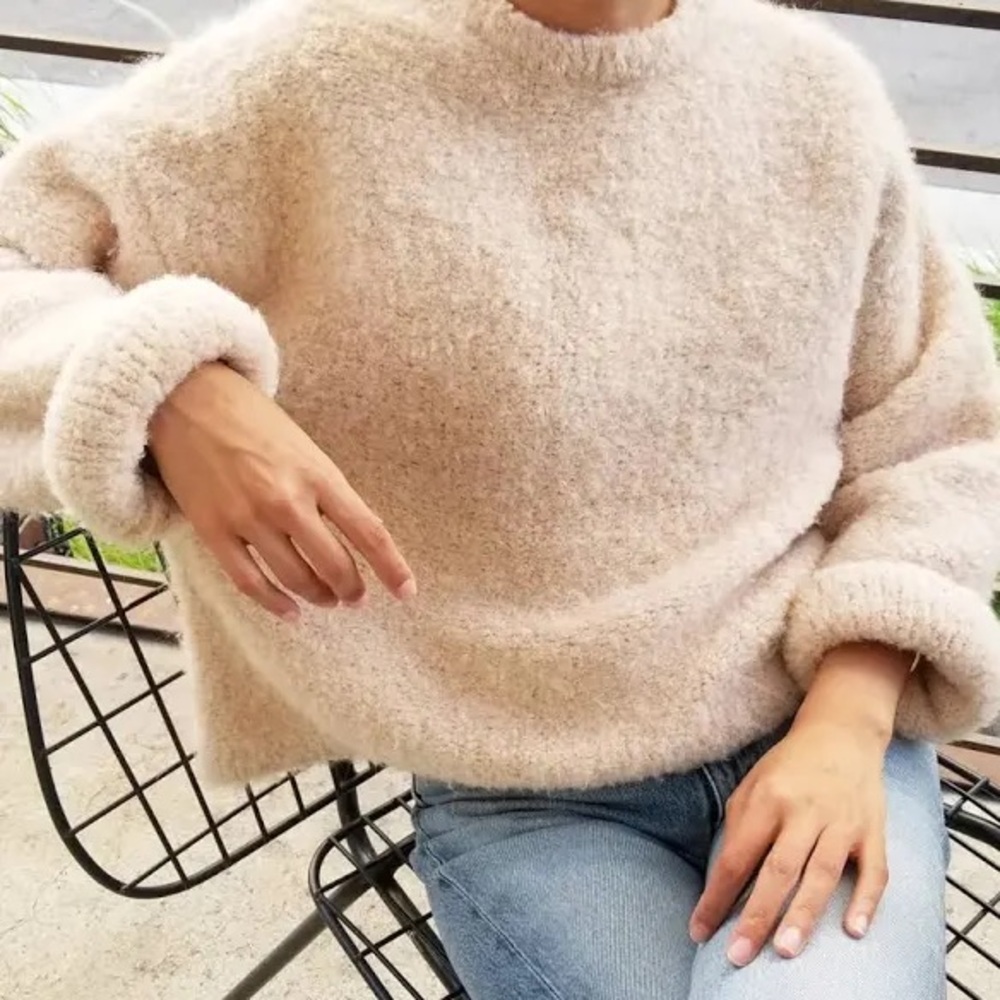 EUC - Le Bon Shoppe Envie Sweater - M/L